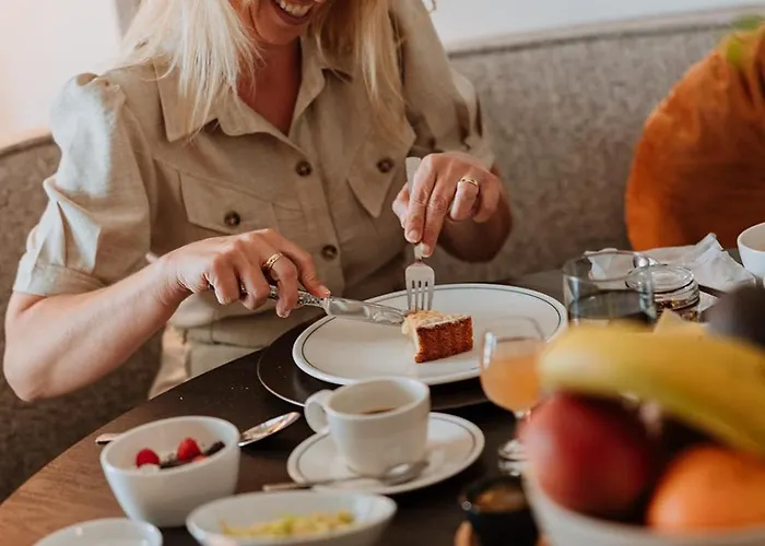 Het Notarishuis - Authentiek Nabij Maastricht Couette-café Fourons